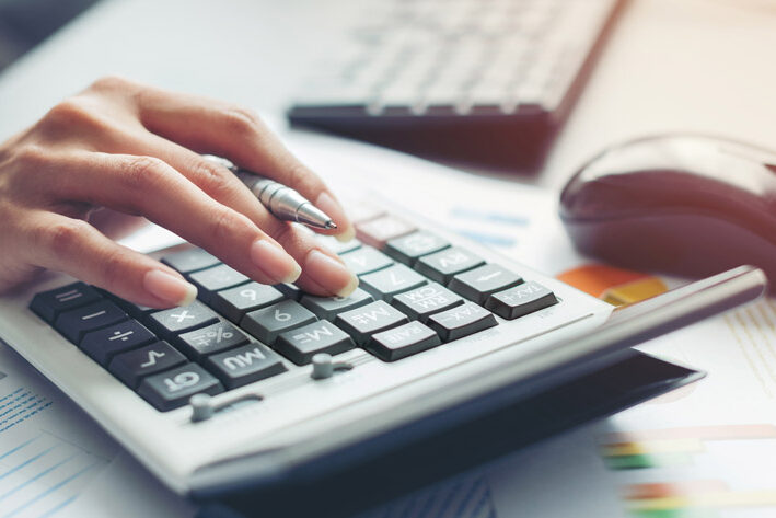 Tracking your spending to spend less and save more
