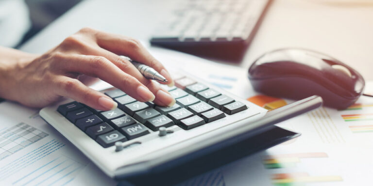 Tracking your spending to spend less and save more