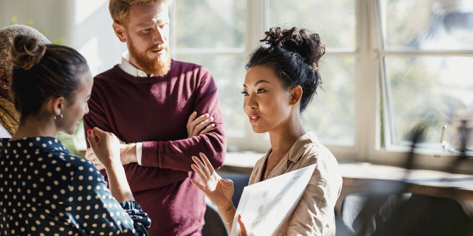 When its okay to ask your coworkers for help